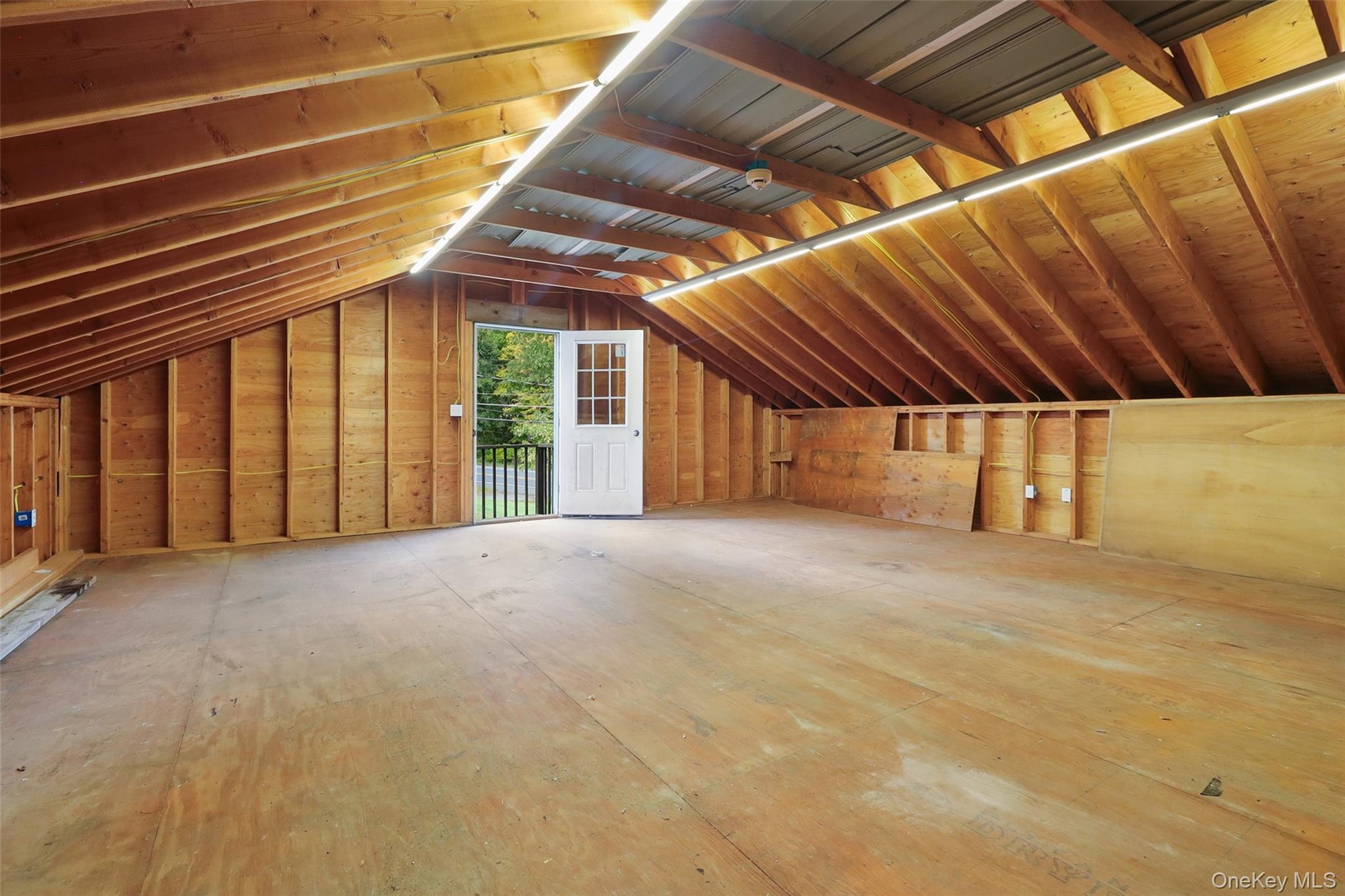 Huge open loft with loft of storage space