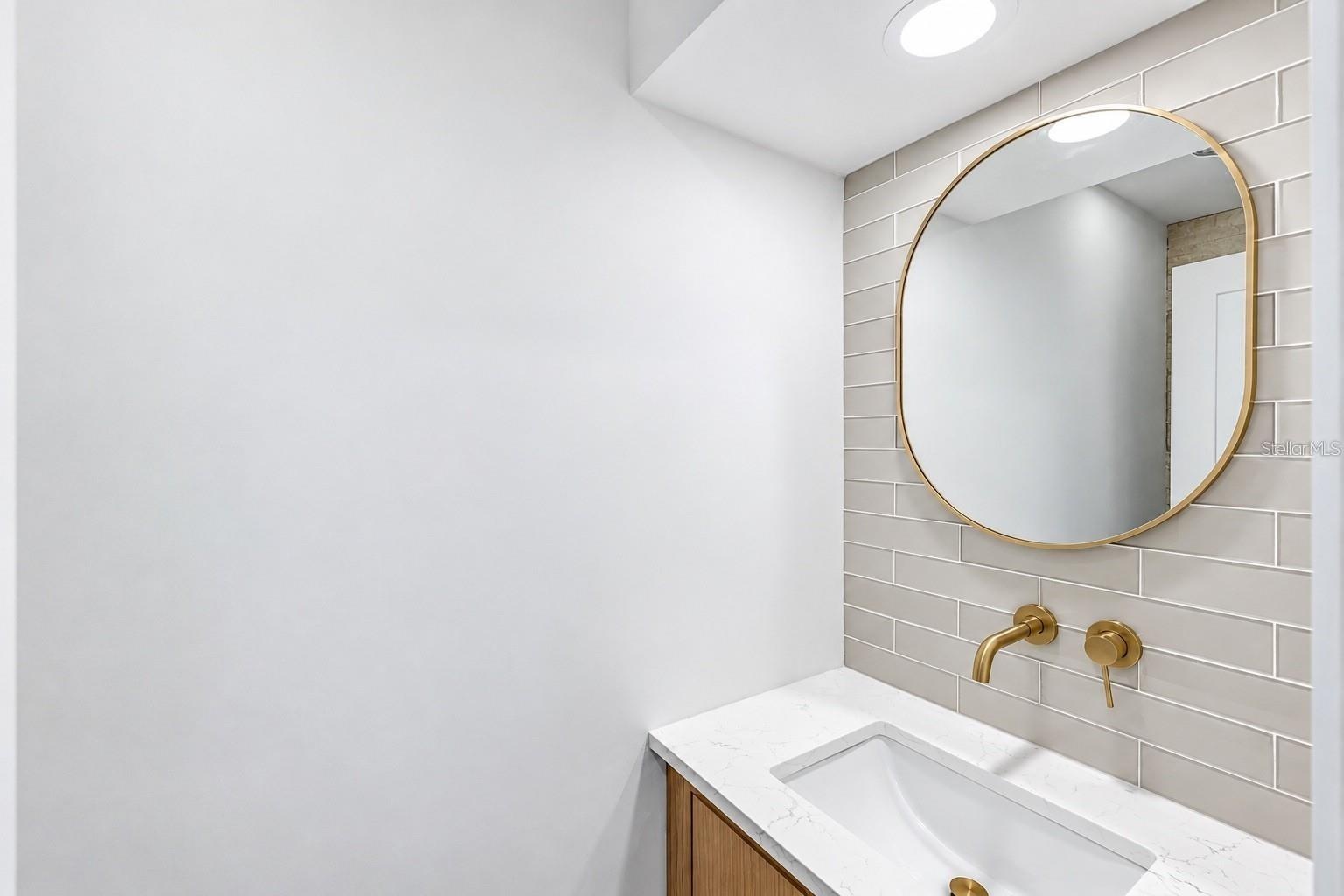 Powder bath