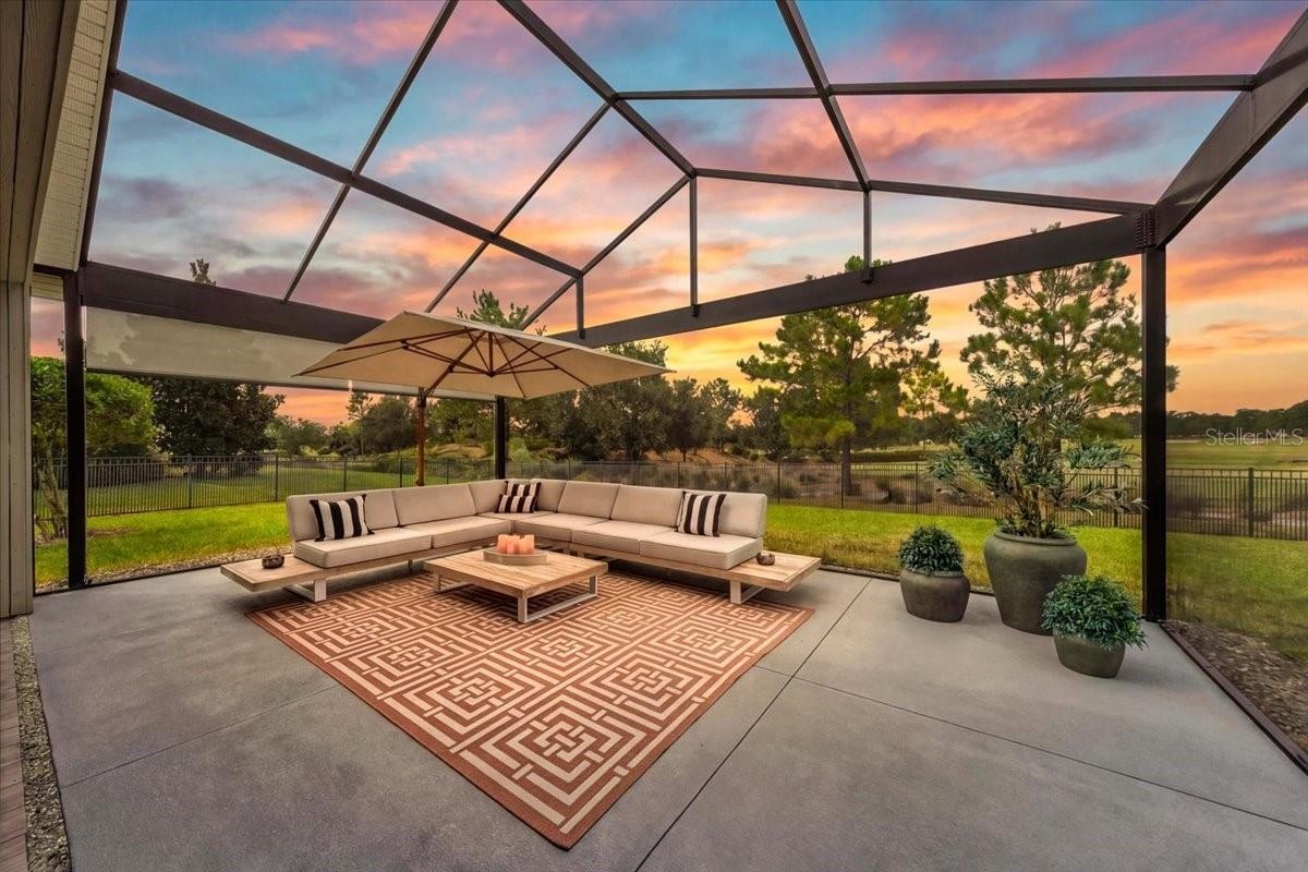 Large Screened Indoor/Outdoor Living Area
