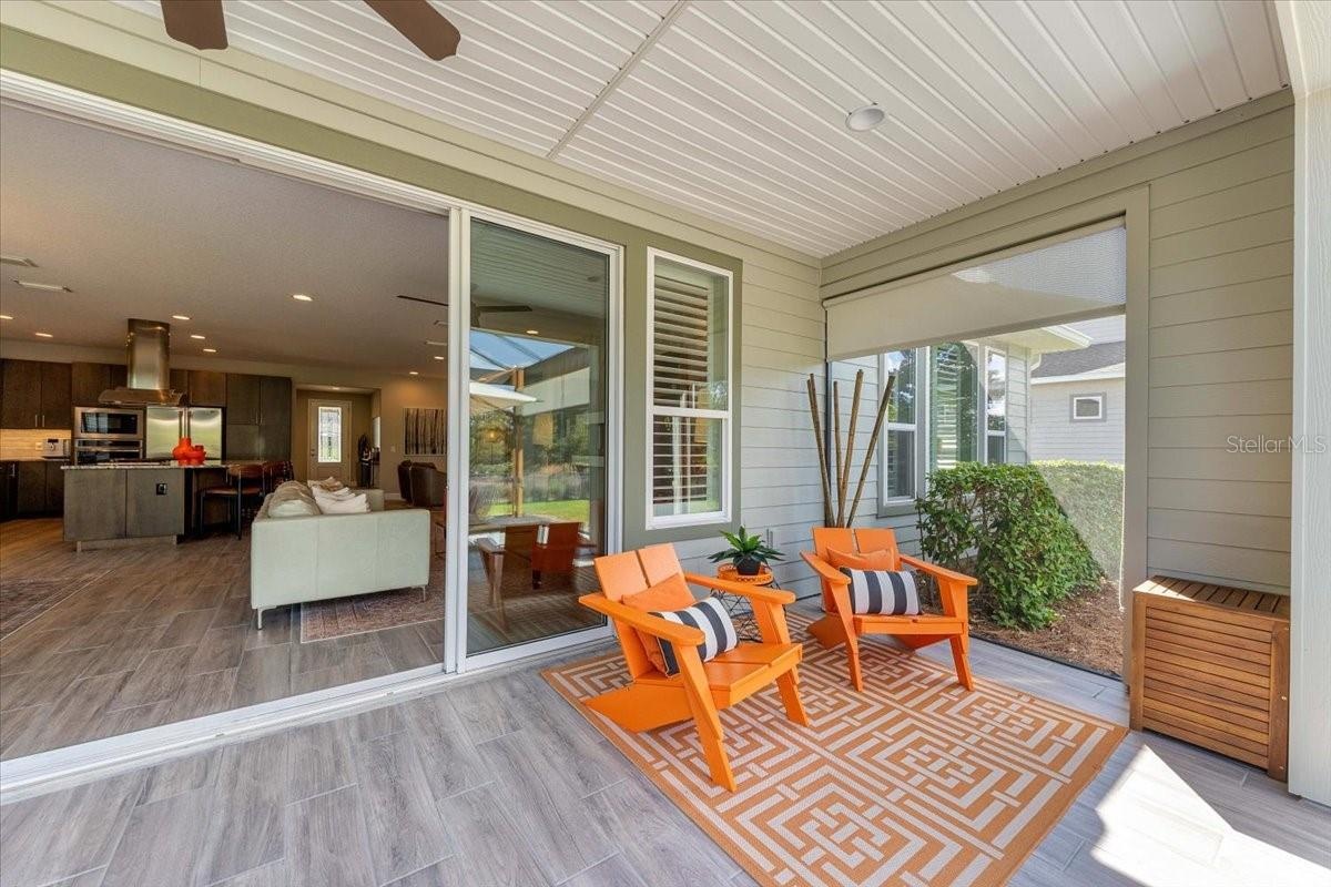 Large Screened Indoor/Outdoor Living Area
