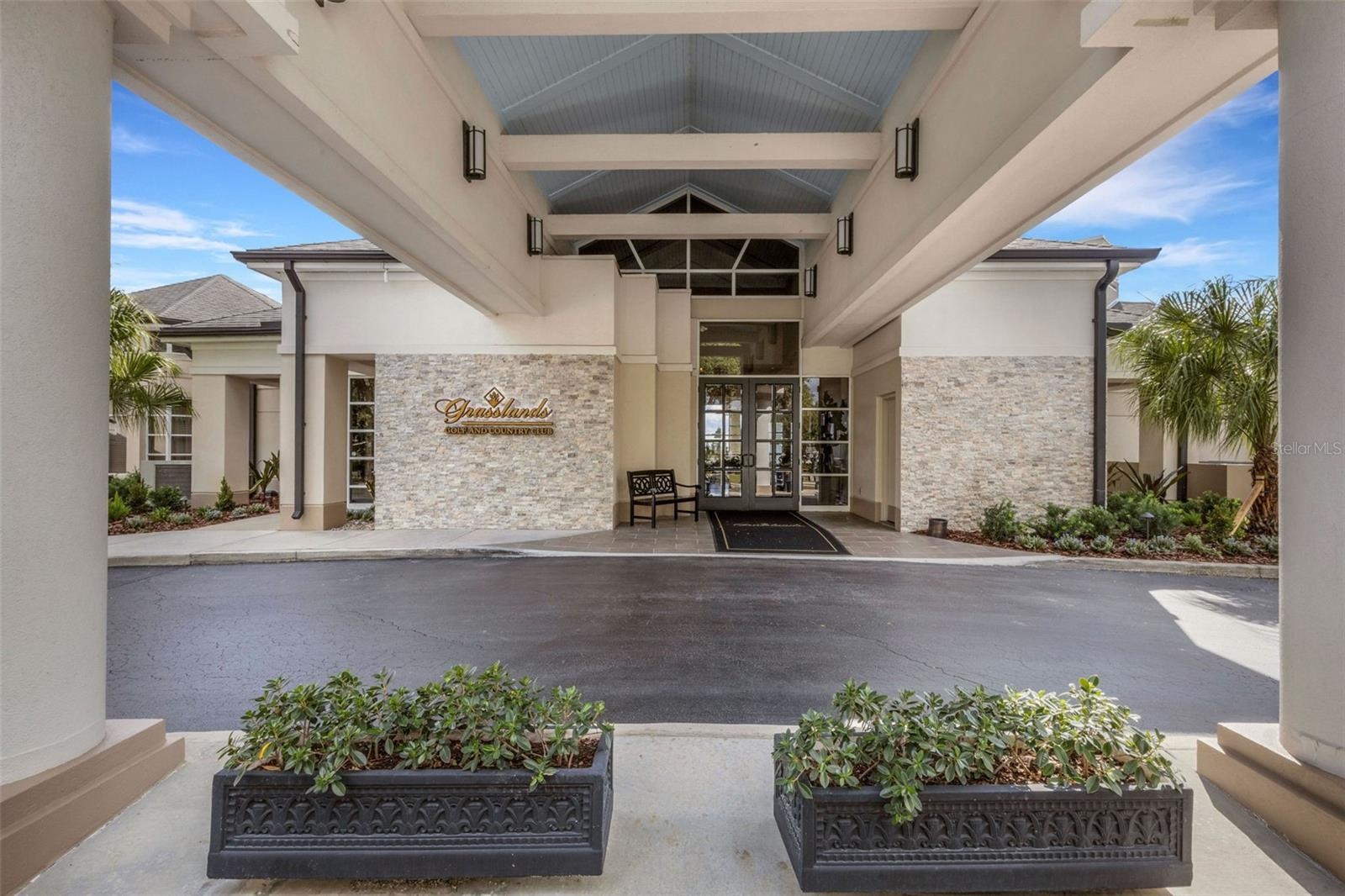 with multiple dining and entertaining options.