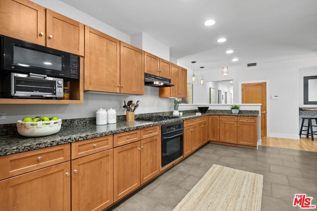 Tons of space to cook