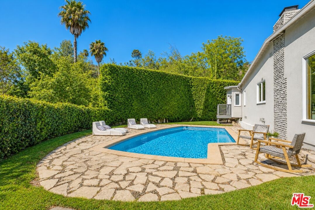 Big private yard