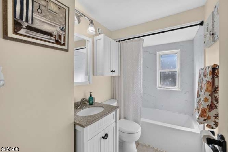 2ND FL- MAIN BATHROOM