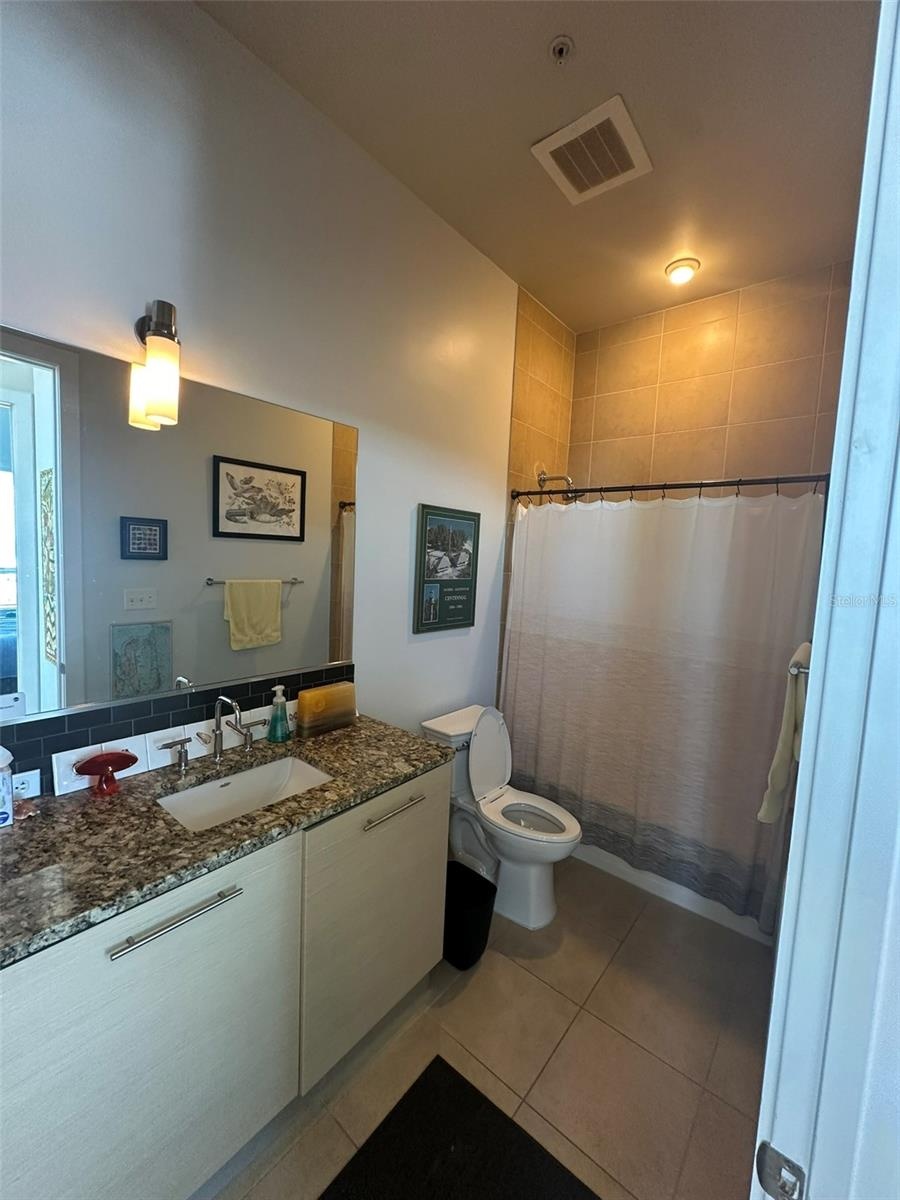 Bathroom2
