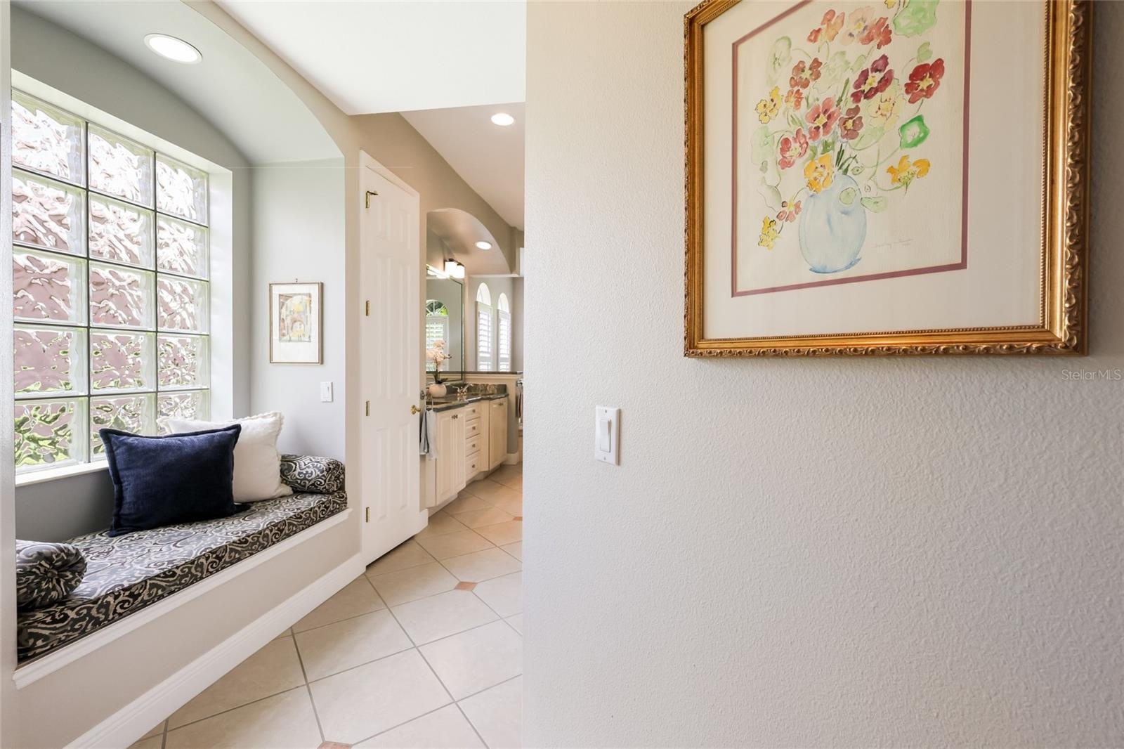 Hall to primary en suite
