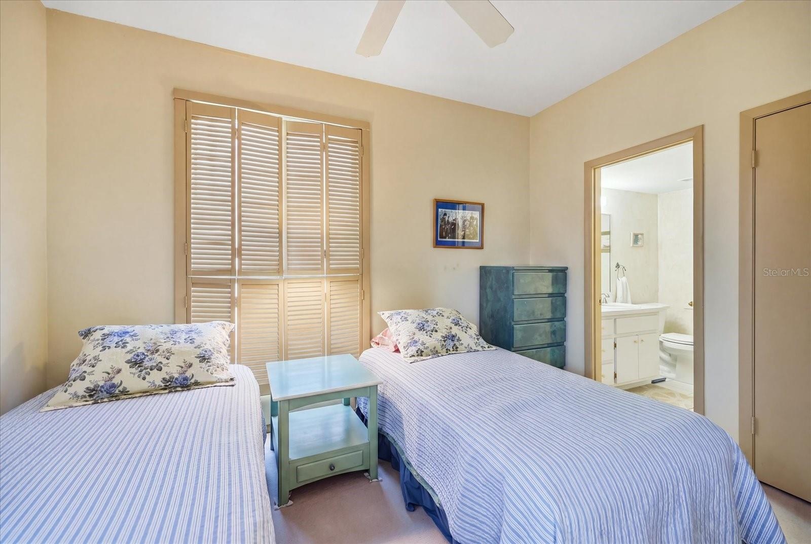 Guest bedroom with ensuite bathroom