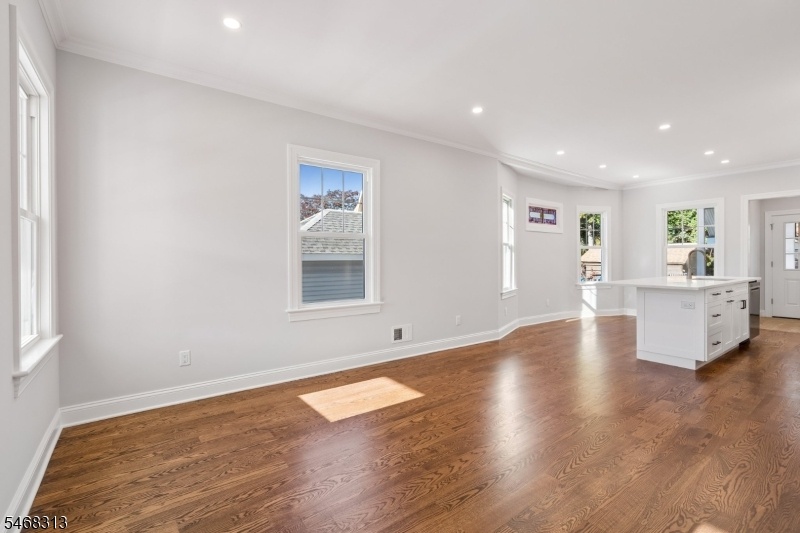 Living Room / Kitchen
