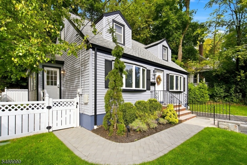 Meticulously Landscaped Yard