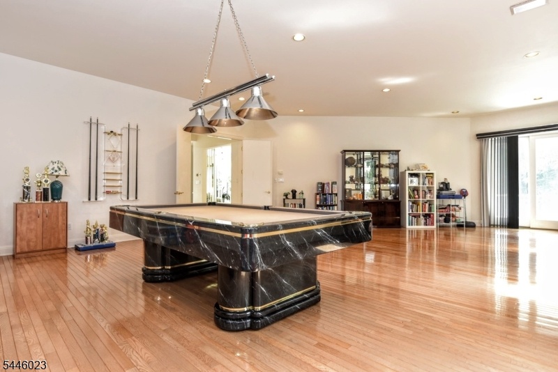 HOME OFFICE OR BILLIARDS ROOM