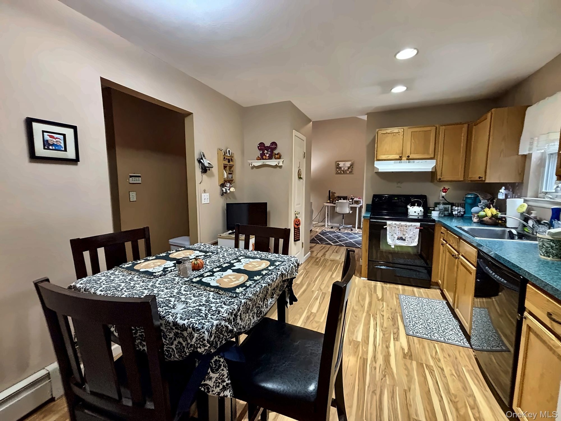Eat In Kitchen
