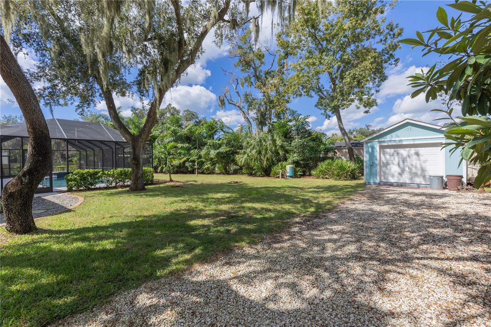 Back yard additional detached garage