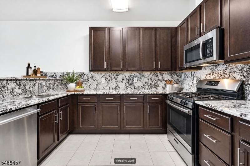 stage Kitchen