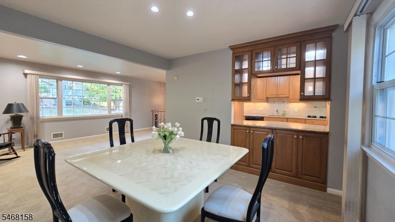 Breakfast Bar to Kitchen
