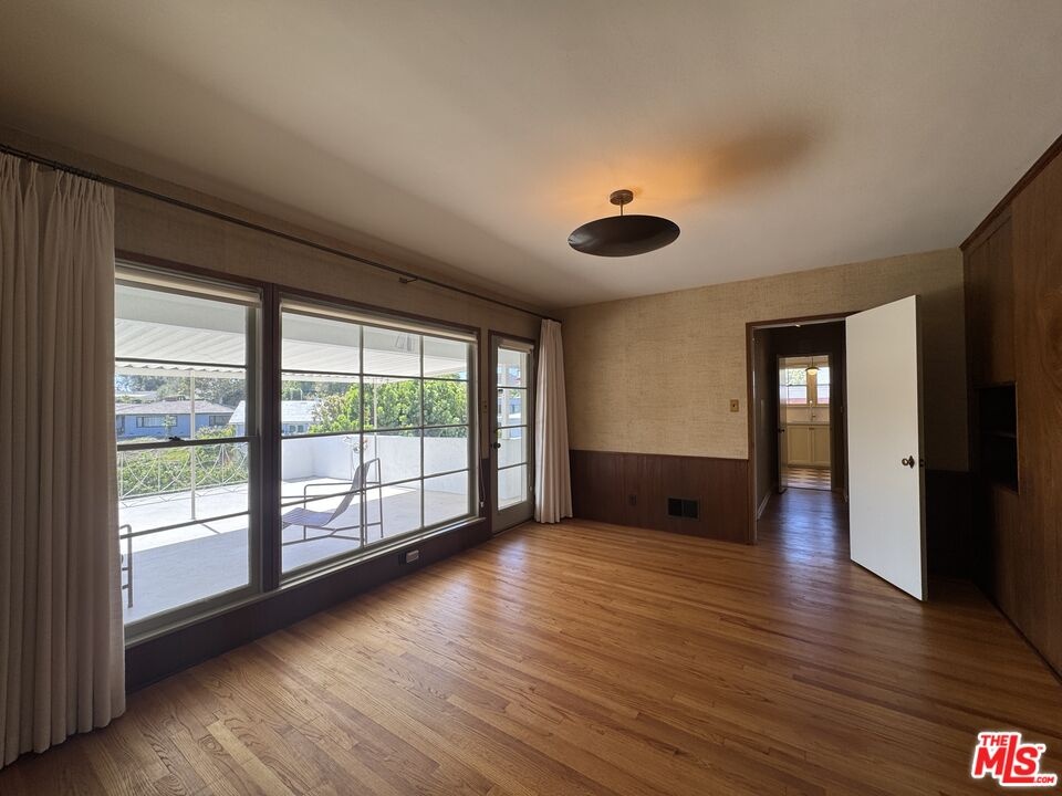 Den/Office/Guest Room
