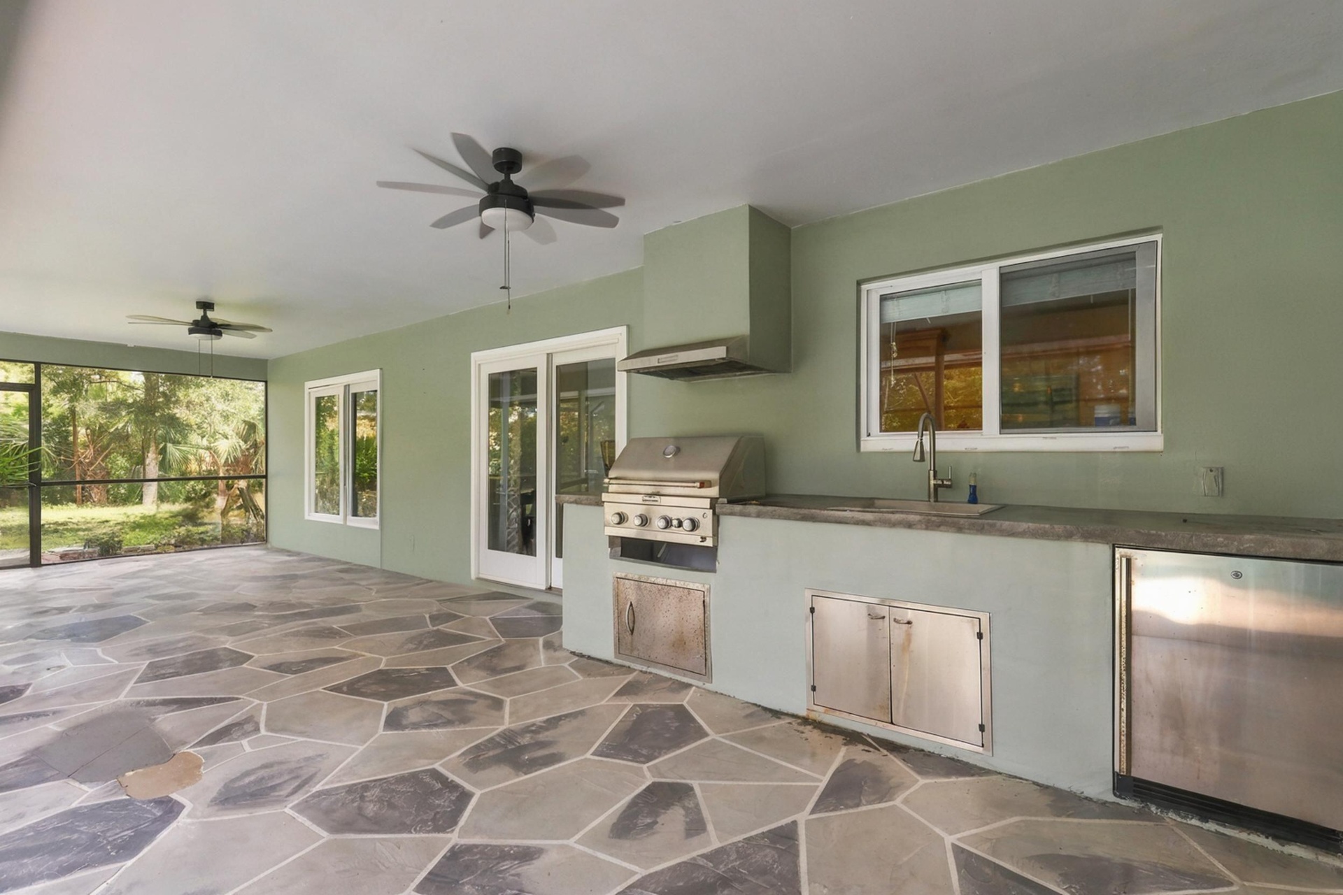 OUTDOOR PATIO KITCHEN