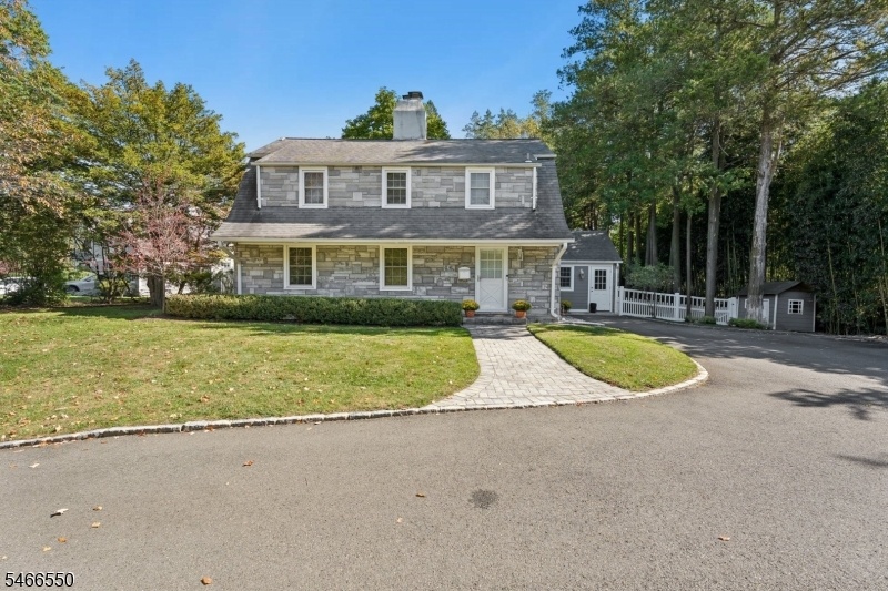 Beautiful Home, Great Location
