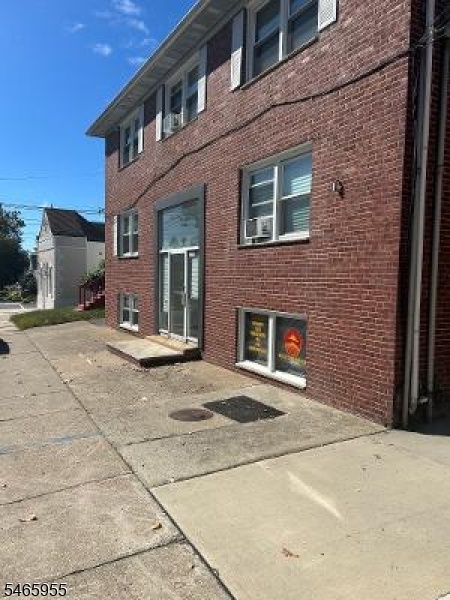 Side View of Entry Door 1358