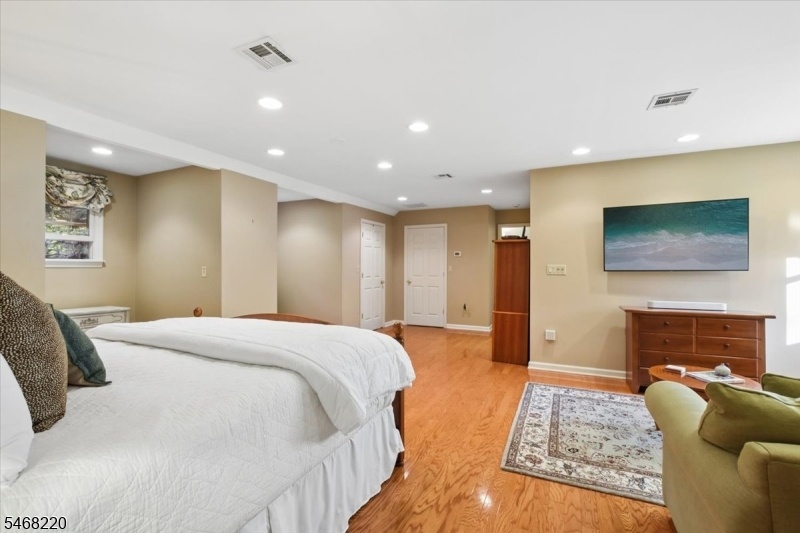 Primary suite