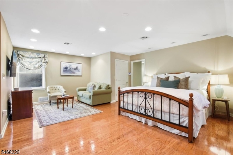 Primary suite