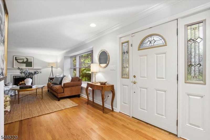 Foyer/living room