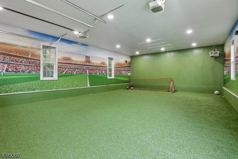 Magnificent Garage, Outfitted