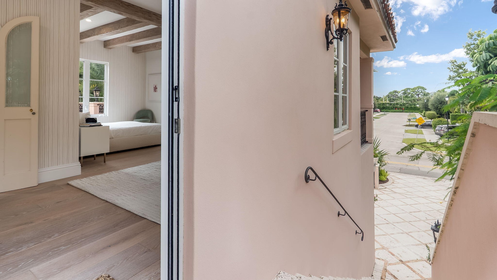 4th bedroom entrance