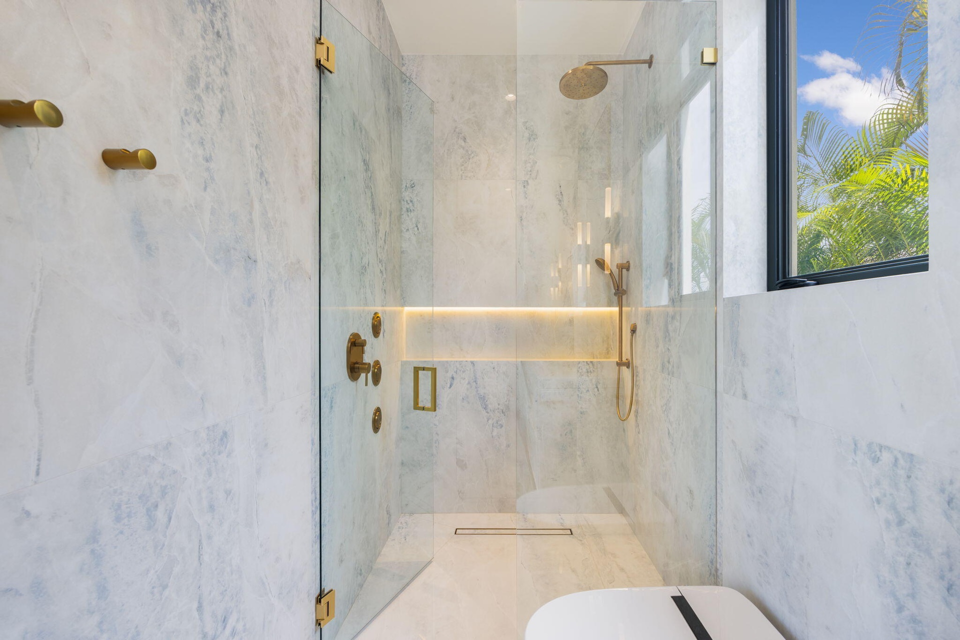 cabana bathroom with led in niche