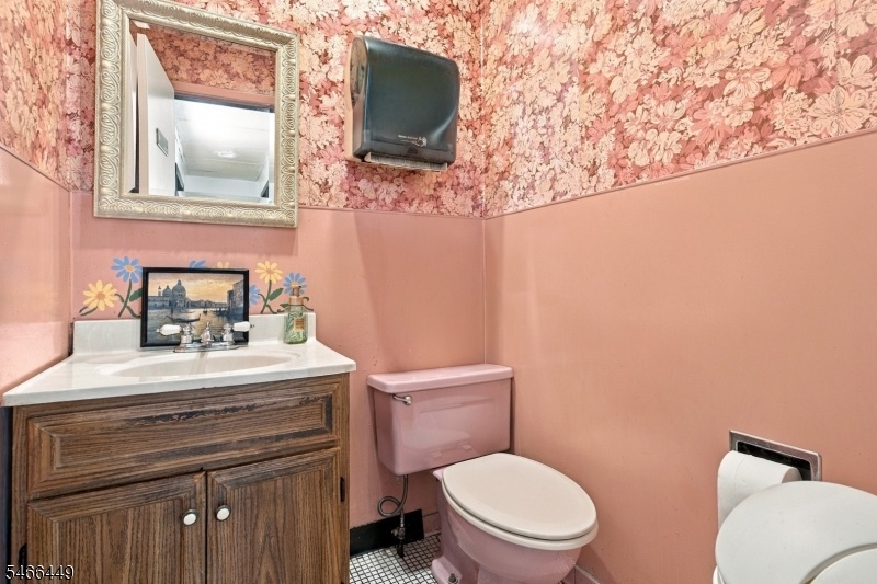 1st Floor 1/2 Bath Female