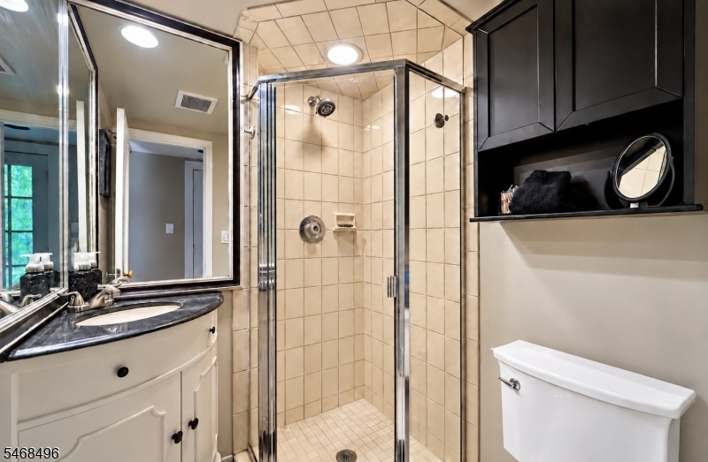 ENSUITE FOR BDRM 5
