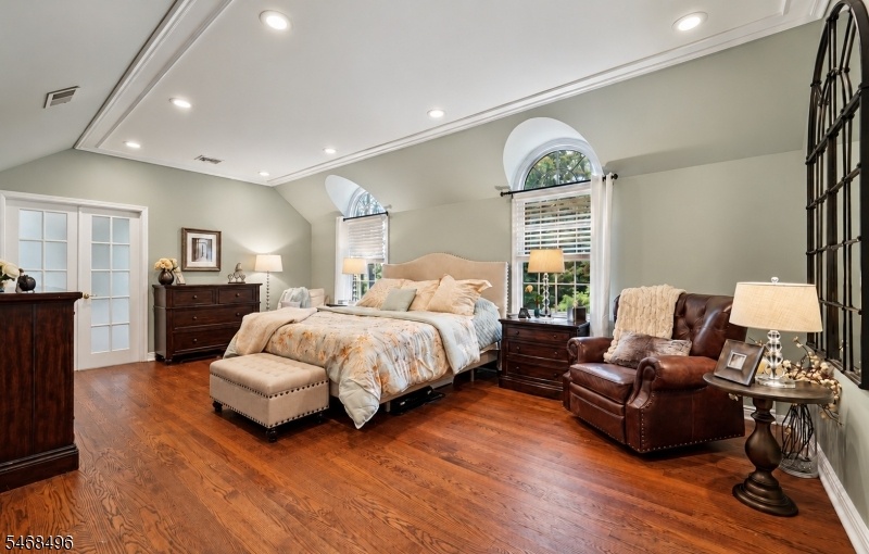 EXPANSIVE PRIMARY BEDROOM