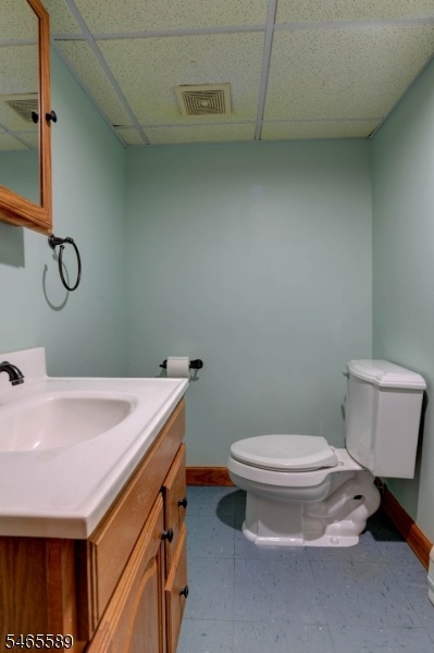 lower level bath