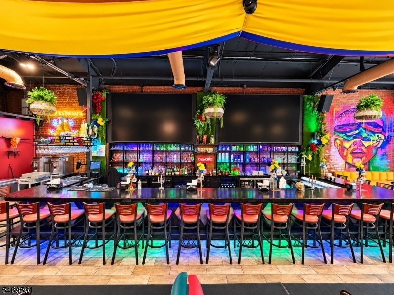 Bar 2
