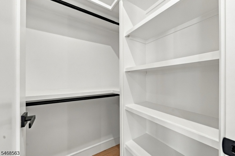 Walk in closet