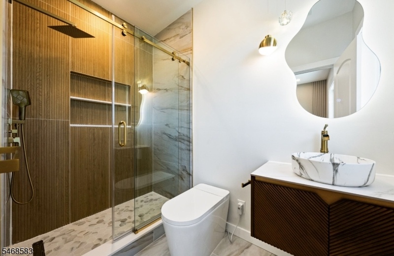 Third master bath