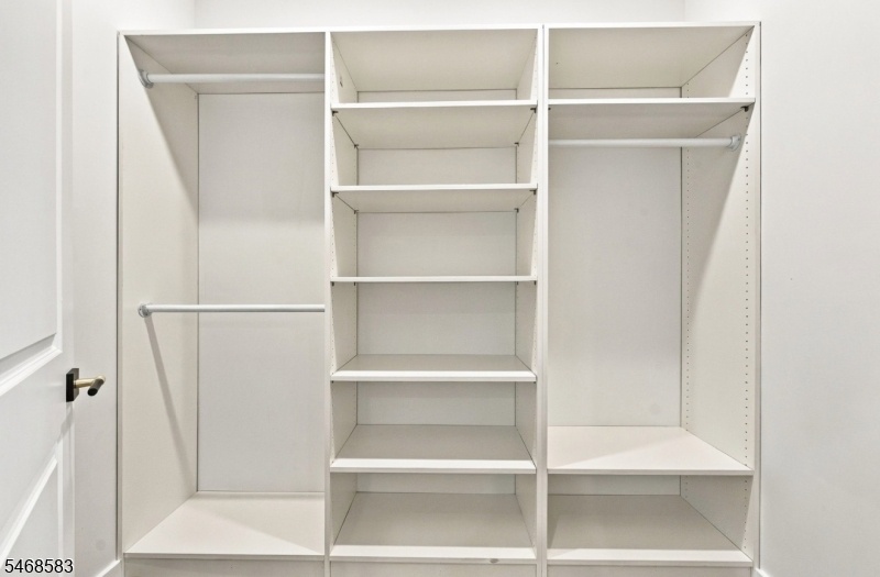 Walk in closet