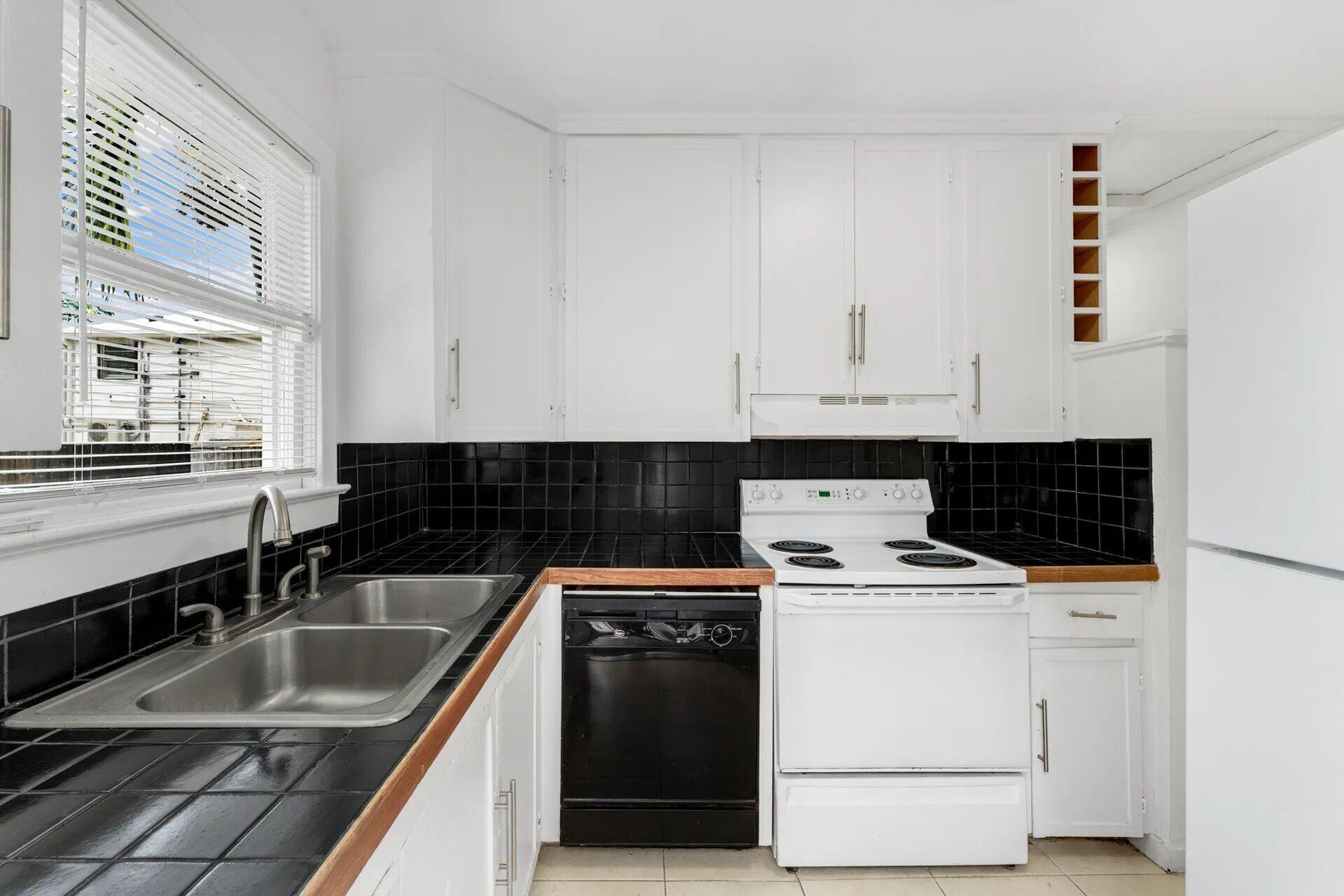 Casita / Guest House Kitchen