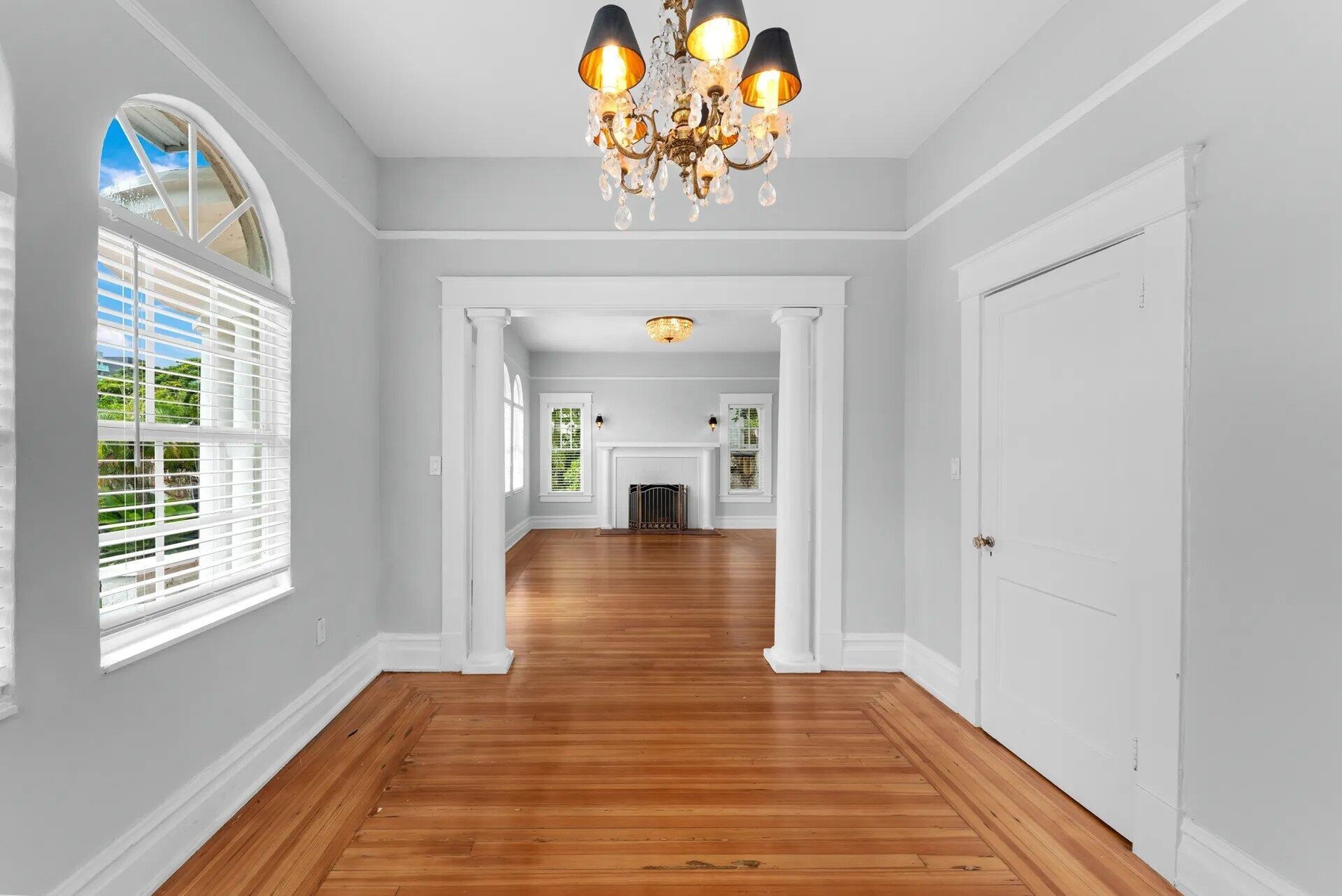 Parlor/Sitting Room