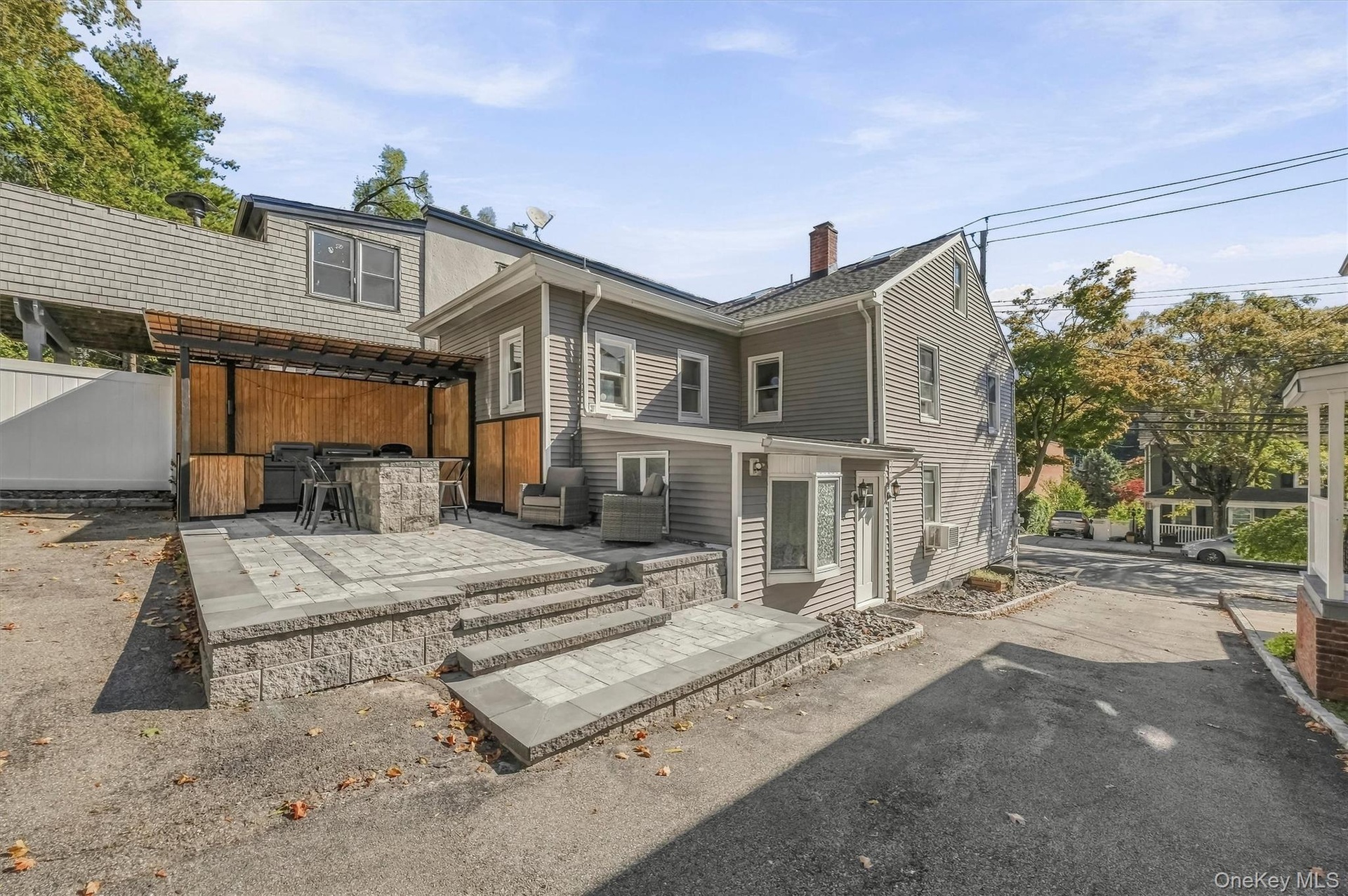 easy to transition between indoor cooking, the yard, and the 2-car garage.