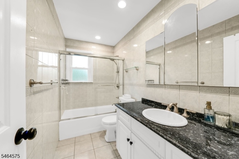 Main Full Bath