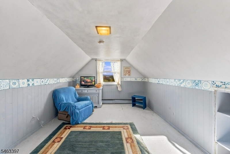 Den Second Floor