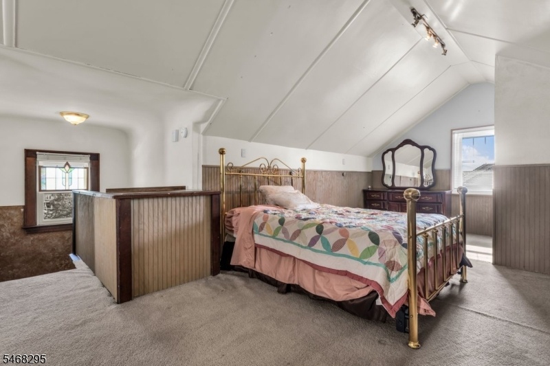 attic bedroom