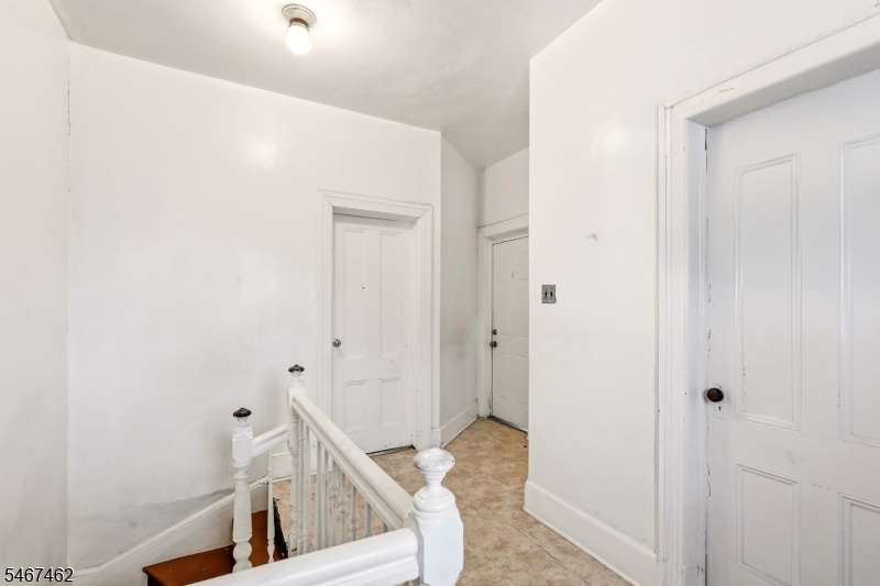 Upstairs Unit Foyer