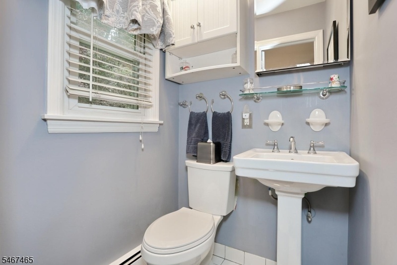 Ensuite Powder Room