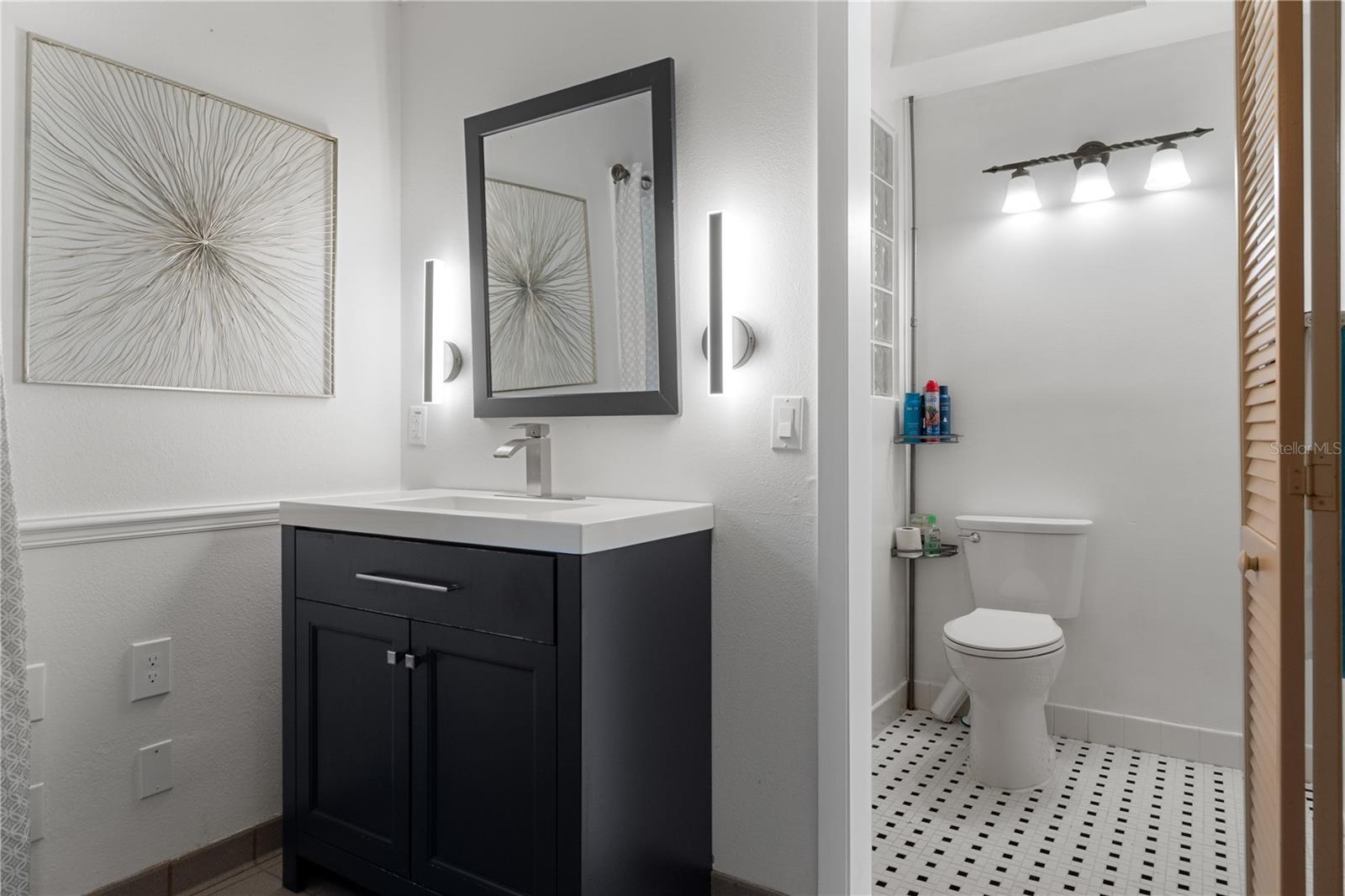On-Suite Bath Guest 2