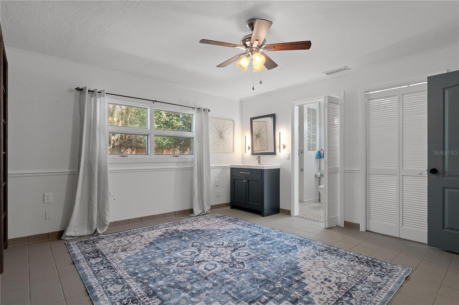 Guest Room 2
