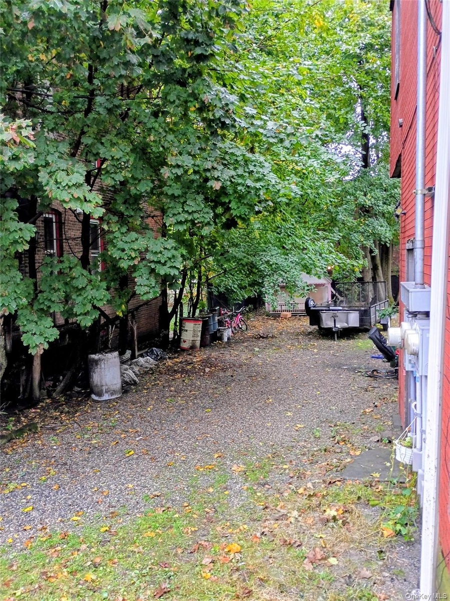 195 SOUTH STREET LOT