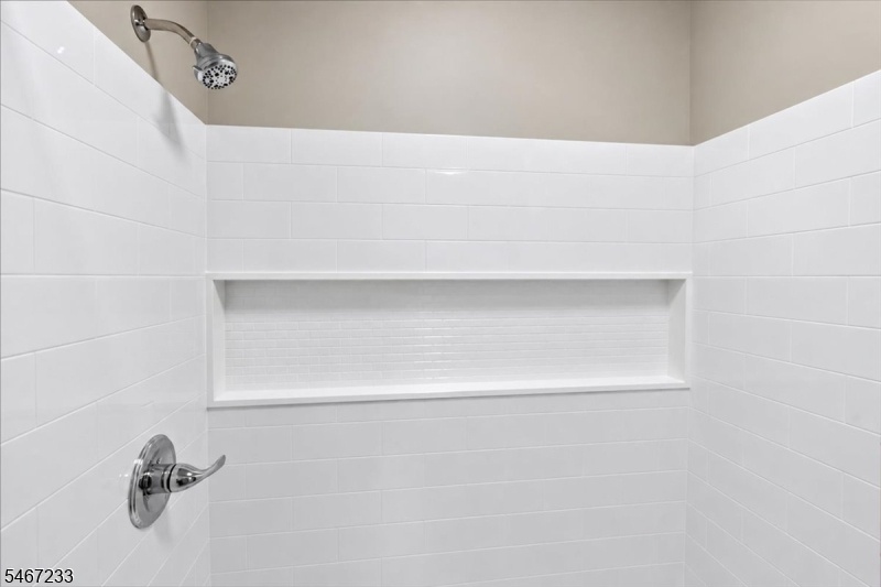 Unit 1 Full Bath