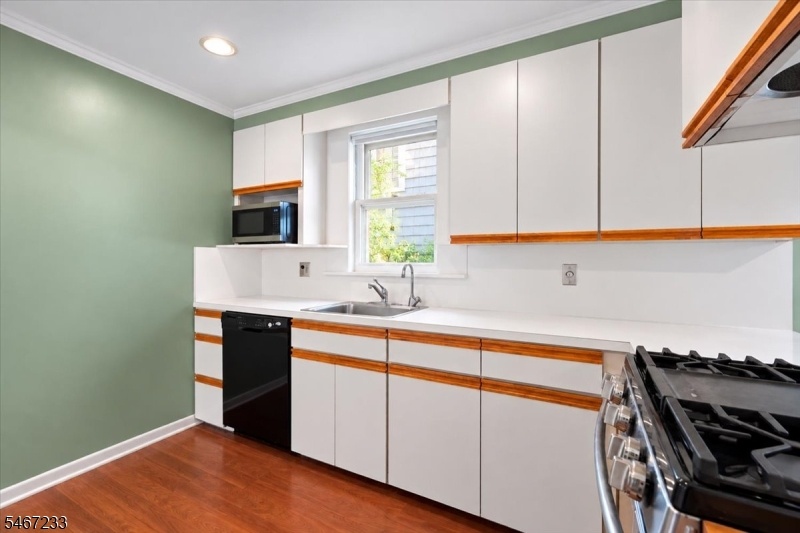 Unit 1 Kitchen