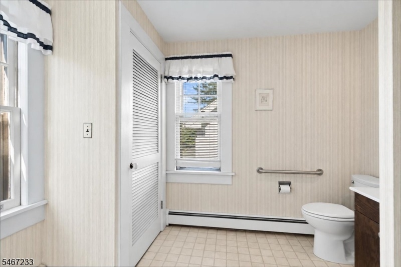 Unit 1 Full Bath